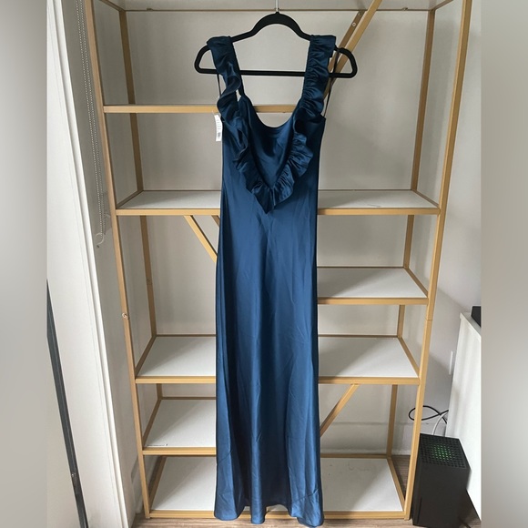 Social Bridesmaids Sleeveless Charmeuse Trumpet Gown - Picture 7 of 9